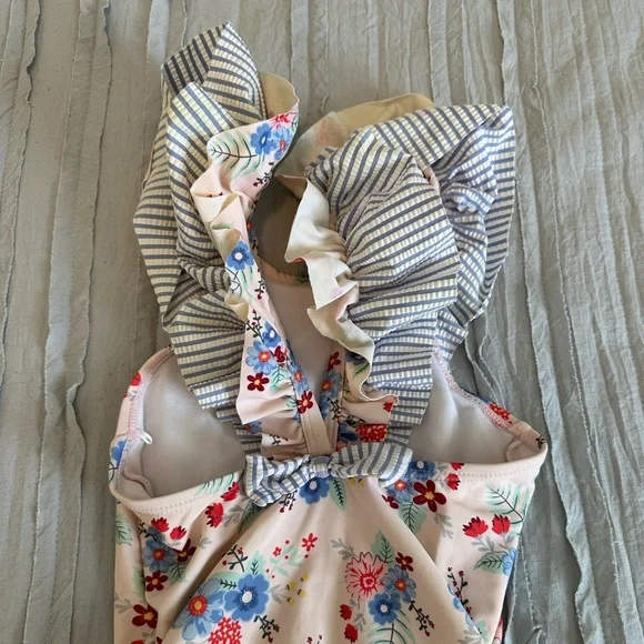 Ruffle Butts Bow V-Back One Piece Swimsuit | Size 6 - Picture 4 of 6